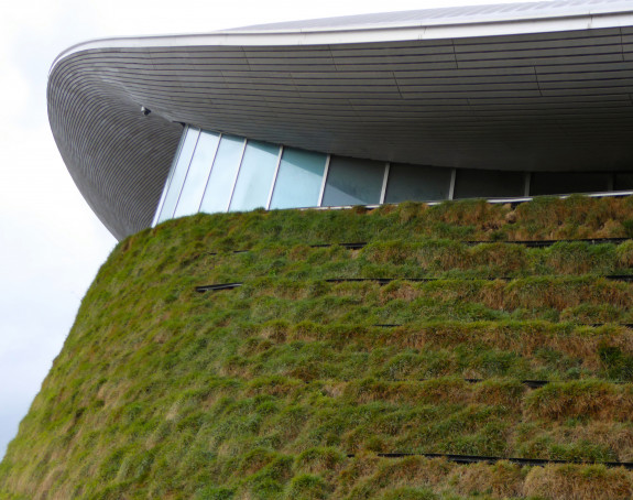 Foto: Begrünte Fassade der Olymiahalle in London