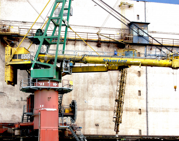 Foto: Ladekran auf einer Werft